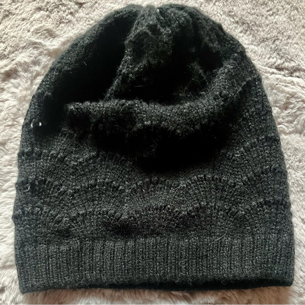 Rampage Scalloped Knit Beanie Black lightweight Toque